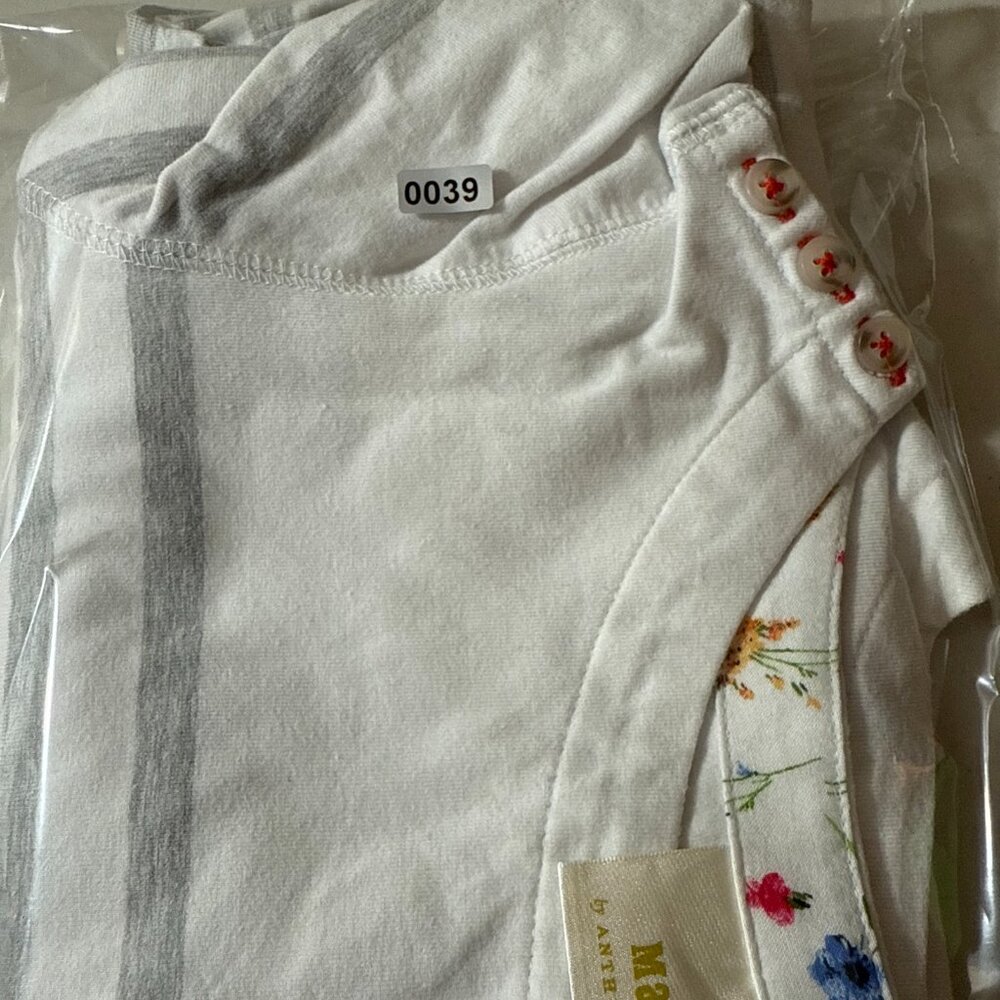 Maeve Anthropologie Women Top White Gray Striped‎ Button Detail Medium - Picture 9 of 9